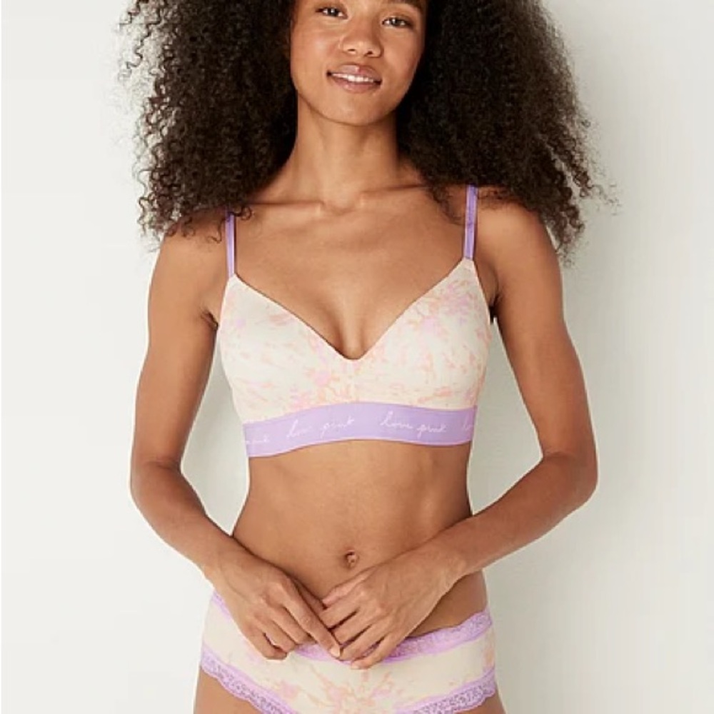 PINK Wear Everywhere Wireless Lightly Lined Bra Ivory Purple Tie Dye 32DD (E)